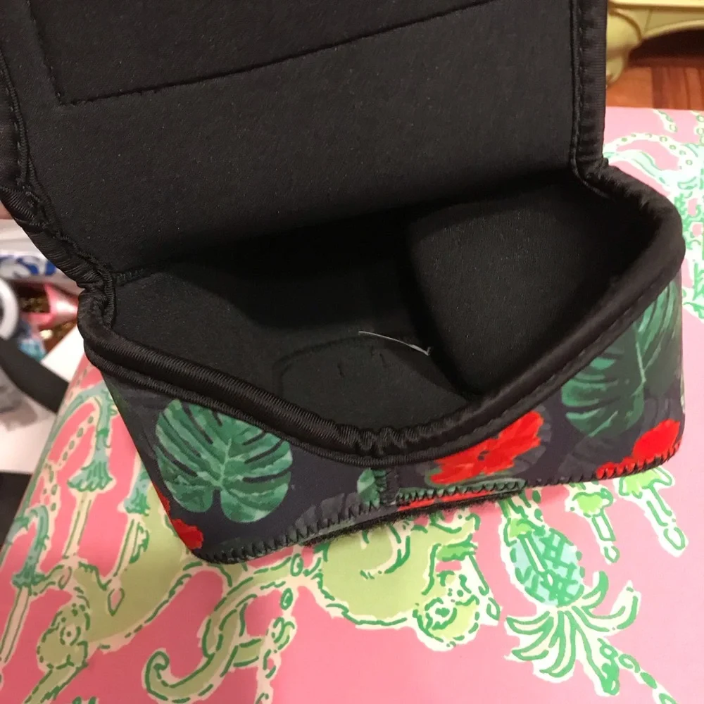 USA Gear Floral Neoprene Camera Case